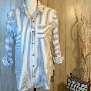 Sneak Peak cotton/linen button down